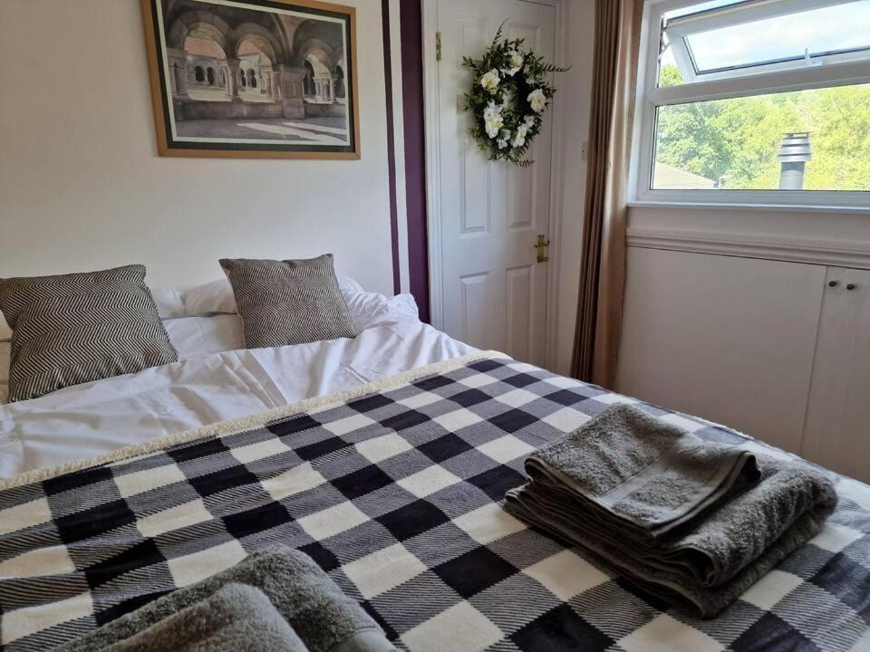 Lopez Home Crawley Ifield Buitenkant foto