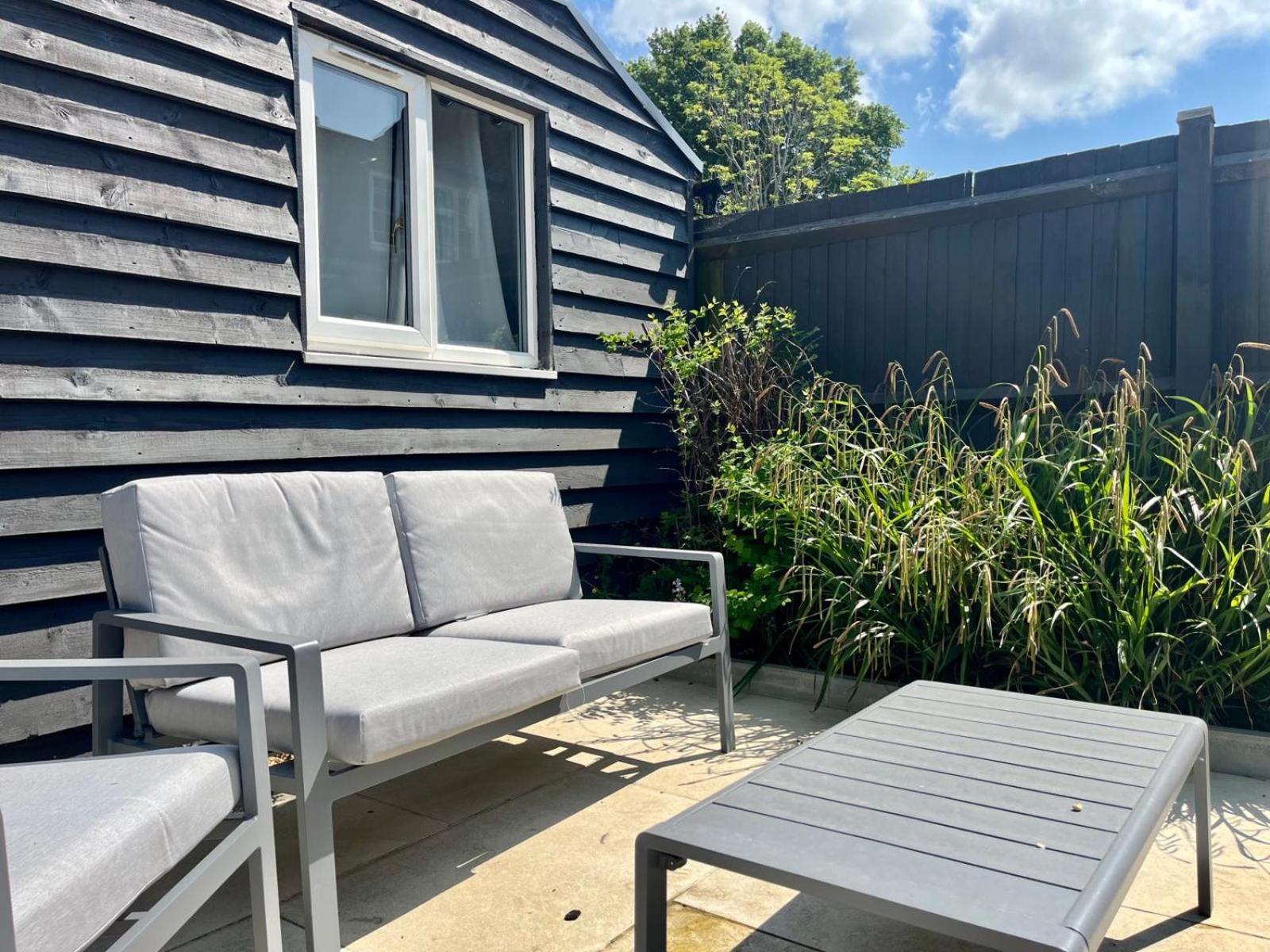 Lopez Home Crawley Ifield Buitenkant foto